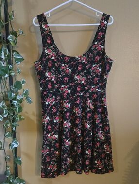 Floral Scoop Neck Skater Dress in Black with Pink Flowers